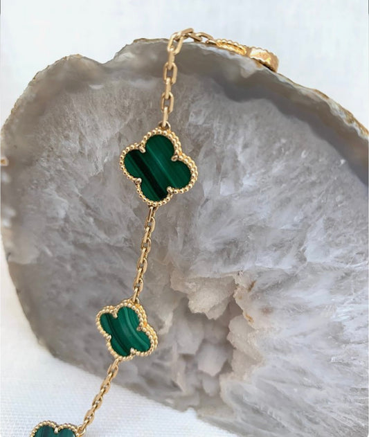 Mother of Pearl Clover green Bracelet in Gold – 5 Motif Design