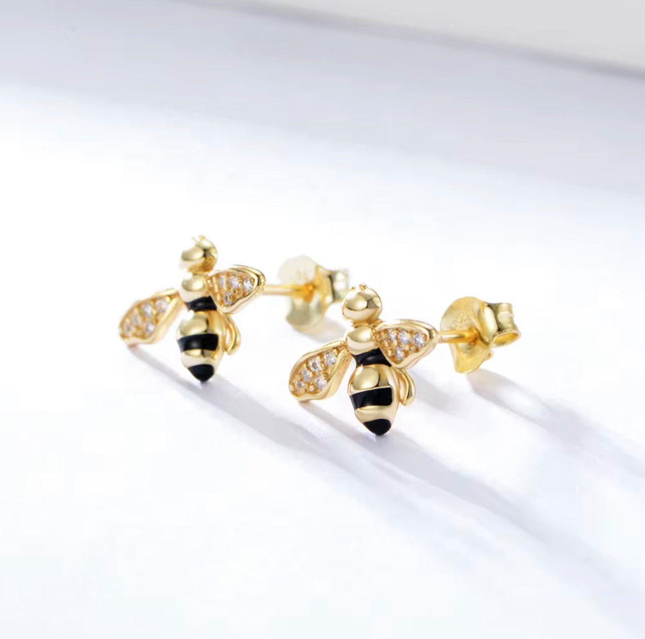 The Queen Bee Stud Earring - 18K Gold PVD