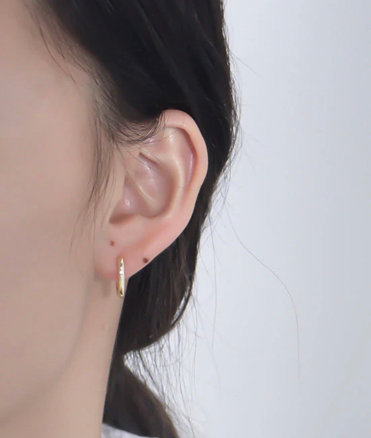 Ark Oval U-Shaped Hoops - 18K Gold PVD