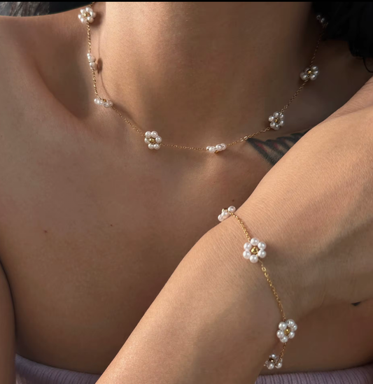 Pearl Bloomette Bracelet - PVD gold finish, Waterproof, hypoallergenic & tarnish proof